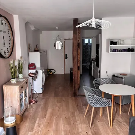 Cathedrale Apartment *